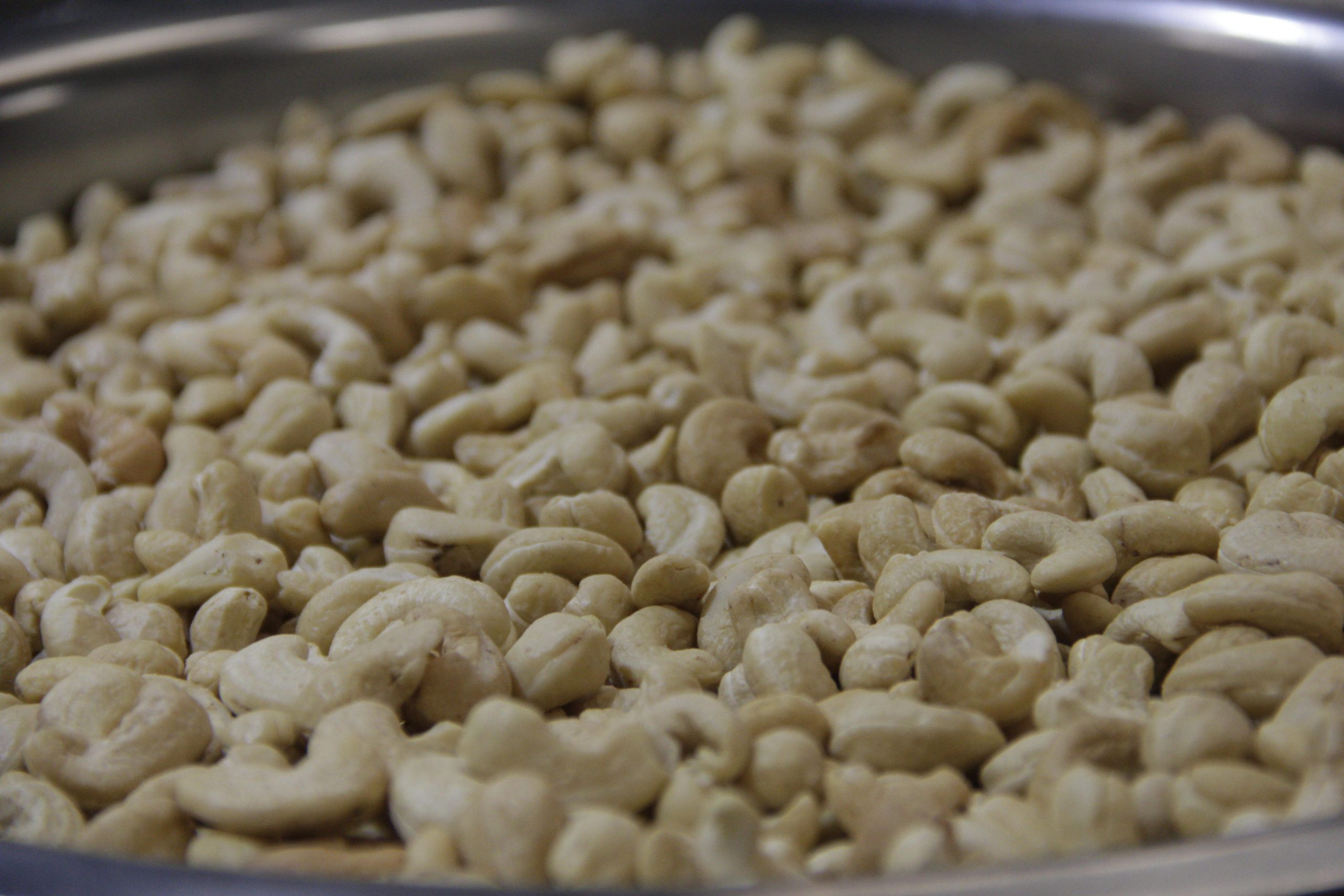 white-whole-cashew-kernels-scaled